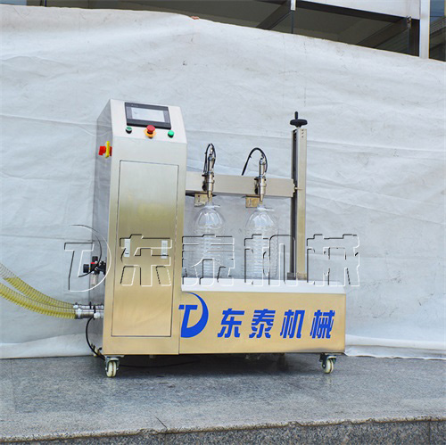 如何清洗小型食用油灌裝機？東泰告訴你